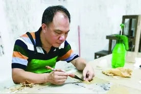 古旧书画修复 如同做一场精妙的手术图片