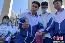宁夏银川：自制“黑科技”亮相中学生运动会图片