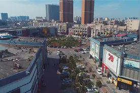 39秒丨滨州市滨城区市中街道：开展“无证”摊位清理行动 护航夜经济有序发展视频封面