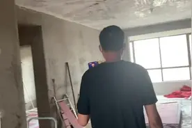 业主买房半年发现房顶多处裂缝，检测机构称质量有问题视频封面