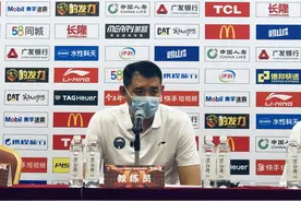 巩晓彬：摆正心态最重要，年轻球员很好的完成了任务图片