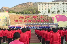 「丽江热线」张桂梅：阻断贫困代际传递 让1600多名贫困女孩圆大学梦视频封面