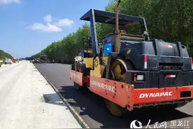 旧沥青路面再生利用 京哈高速扩建工程应用节能环保创新技术图片