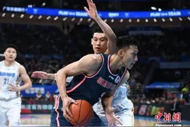易建联9277分超越刘炜 加冕CBA常规赛历史得分王图片