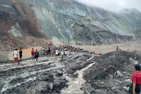 缅甸帕敢翡翠矿区发生大规模塌方 已致33人遇难 约200人被掩埋图片