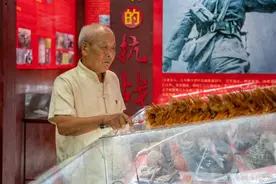 金乡70岁退伍老兵拆掉老宅，耗资300多万元建起红色博物馆图片
