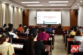 芷江县税务局：拨得动金算盘 拿得起笔杆子图片