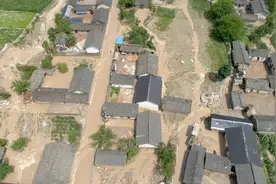 消失在雨夜：两个家庭撤离中遇高速路垮塌坠河，原住地却安然无恙图片