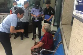 杭州80岁老人为找女儿迷了路 还好有公交站里这群热心人图片