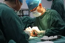 “移花接木”，显微技术再造大拇指图片