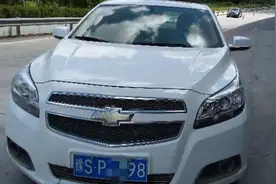 珠海男子开车上高速，竟掏出两本驾照让交警选！差点害了朋友……图片