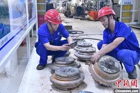 指甲盖大小承重7.9公斤 南京一过江隧道穿越江底深槽沟图片