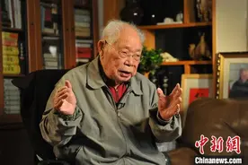 用百年人生经验书写封笔之作 106岁马识途出版《夜谭续记》图片