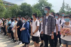 高考加油！七中万达为成都“后浪”花式应援，又暖又燃图片