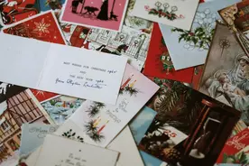In the cards的意思难道是“在纸牌中”？图片