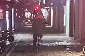海潮人文丨20年如一日凌晨起床读经典 这位农民工坚信知识能改变命运图片