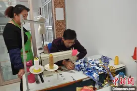 察哈尔民族服饰传承人陈进忠：让民族服饰走进现代生活图片