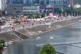 贵州安顺坠湖公交车隶属市公交总公司 去年10月新电动车才上线图片