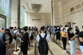 这群成都白领上班的烦恼：“距离你乘坐电梯还需等待20分钟”图片