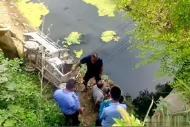 开封杞县：民警救助被困老人，真情温暖民心图片