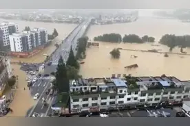 安徽歙县因暴雨高考语文延期 千余考生到不了考场图片