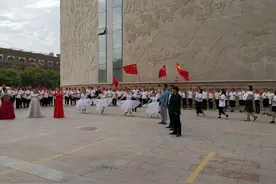 吐鲁番市火焰山富民安居小区：团结互助故事多 个个暖心窝图片