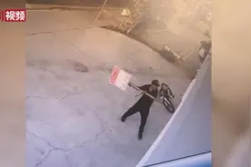 洛杉矶非裔嫌犯砸拳馆 华裔拳手正面对抗视频封面