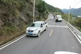 现实版“一起爬山吗”：出游时曾孙女婿开车撞死太奶奶，曾查“撞死老人赔多少”图片