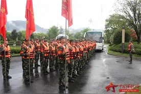 洪水围堵高考考场 武警杭州支队开辟紧急通道图片