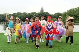 苏州：可可爱爱 小朋友毕业典礼上演“环保时装秀”图片