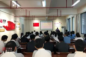 今天嘉兴学院来了一批“小鲜肉”图片