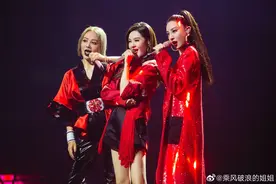 宁静在《Flow》中的妆容，竟然是参考了这只杯子……图片