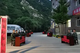 军营步行街，邂逅不一样的“地摊”图片