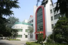 西安“00后”盲人学生组建乐队：用音乐点亮内心世界图片