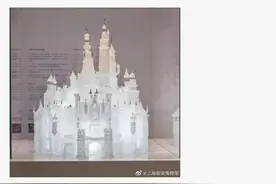估值约45万！博物馆展品被熊孩子破坏，网友怒了：熊孩子没人管吗？图片