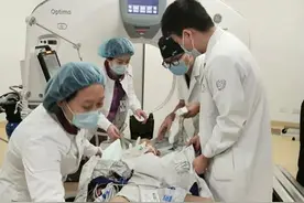 三年级男生反复发烧，竟是这种常见病毒继发了致命问题图片