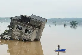 全线告急！多图直击鄱阳湖东西两岸决口抢险图片