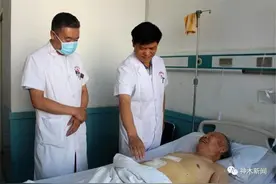 胆囊结石做手术 医生妙手“保胆取石”图片