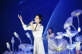 万茜手臂骨折 医生：不宜再参加《乘风破浪的姐姐》图片