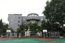 听校长说丨南大附中校长李海燕：百年弘励又新篇 启动四星新速度图片