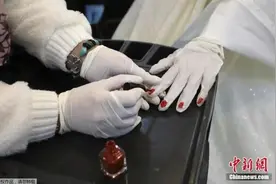 赢了口红的美甲到底有多贵？赶超一线城市学区房图片