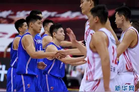 CBA复赛第二阶段：青岛国信双星迎战天津先行者图片