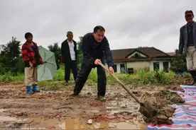 安徽南陵弋江镇：“兵支书”退役不褪色 抗洪抢险显担当图片