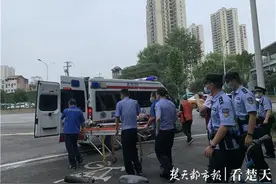 突发！乘客坠下武汉地铁1号线站台，已被送医救治图片
