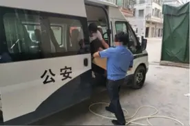 悦刻协助警方捣毁数个电子烟“地下工厂”，假冒产品此前流入微商图片