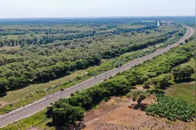 齐齐哈尔工务段全面推进普速铁路安全治理图片