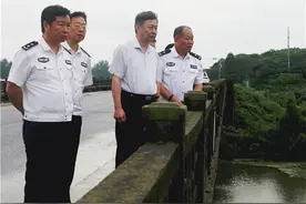 安徽监狱全力投入防汛抗洪图片