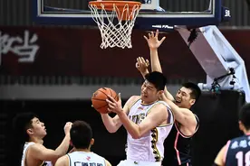 篮球——CBA复赛第二阶段：浙江广厦控股对阵广东东莞银行图片