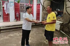 通许县竖岗镇贫困户报喜：实现脱贫 儿子还考上研究生图片