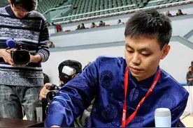 象棋直播收6块钱门票惹争议，特级大师许银川见钱眼开？图片